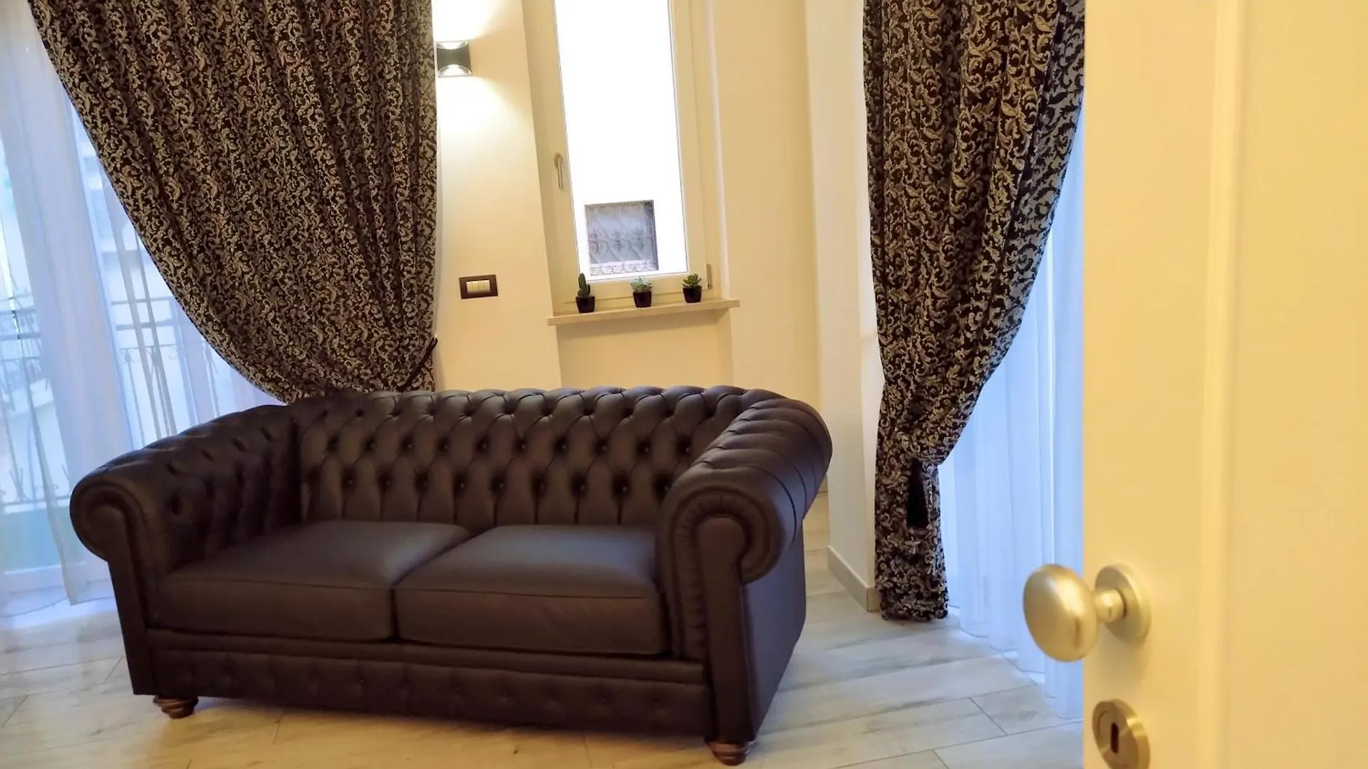 Alloggio Turistico Giulietta E Romeo - Intero Appartamento - Villafranca Di Verona, Zimmer, Holiday Rooms Italia