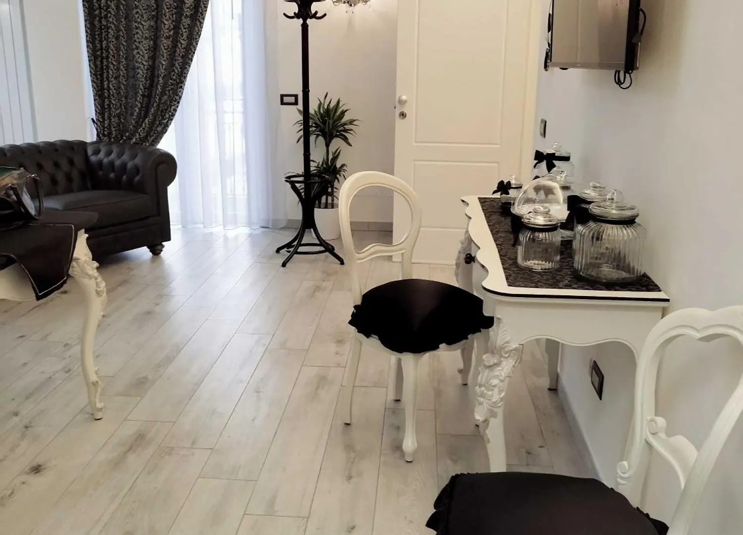 Alloggio Turistico Giulietta E Romeo - Intero Appartamento - Villafranca Di Verona, Zimmer, Holiday Rooms